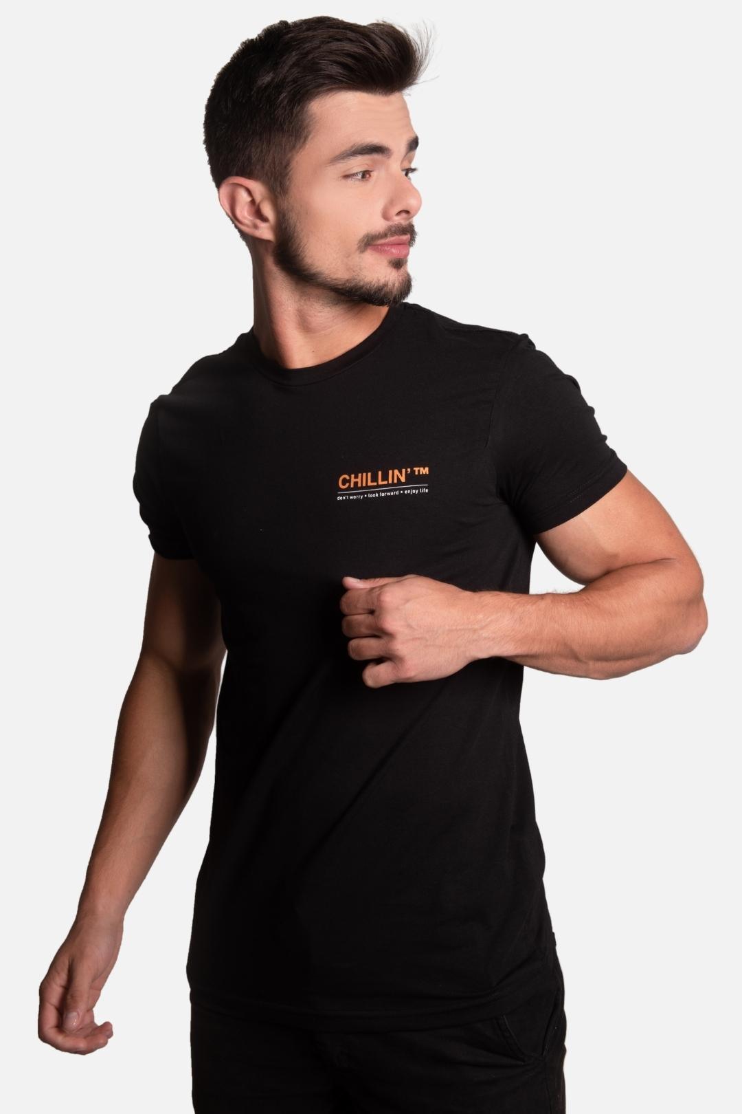 Camiseta Algodão egípcio Chillin Preta - LICS.CO
