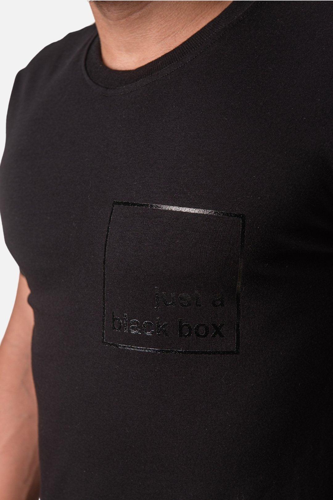 Camiseta Algodão egípcio Just a Black Box Preta - LICS.CO