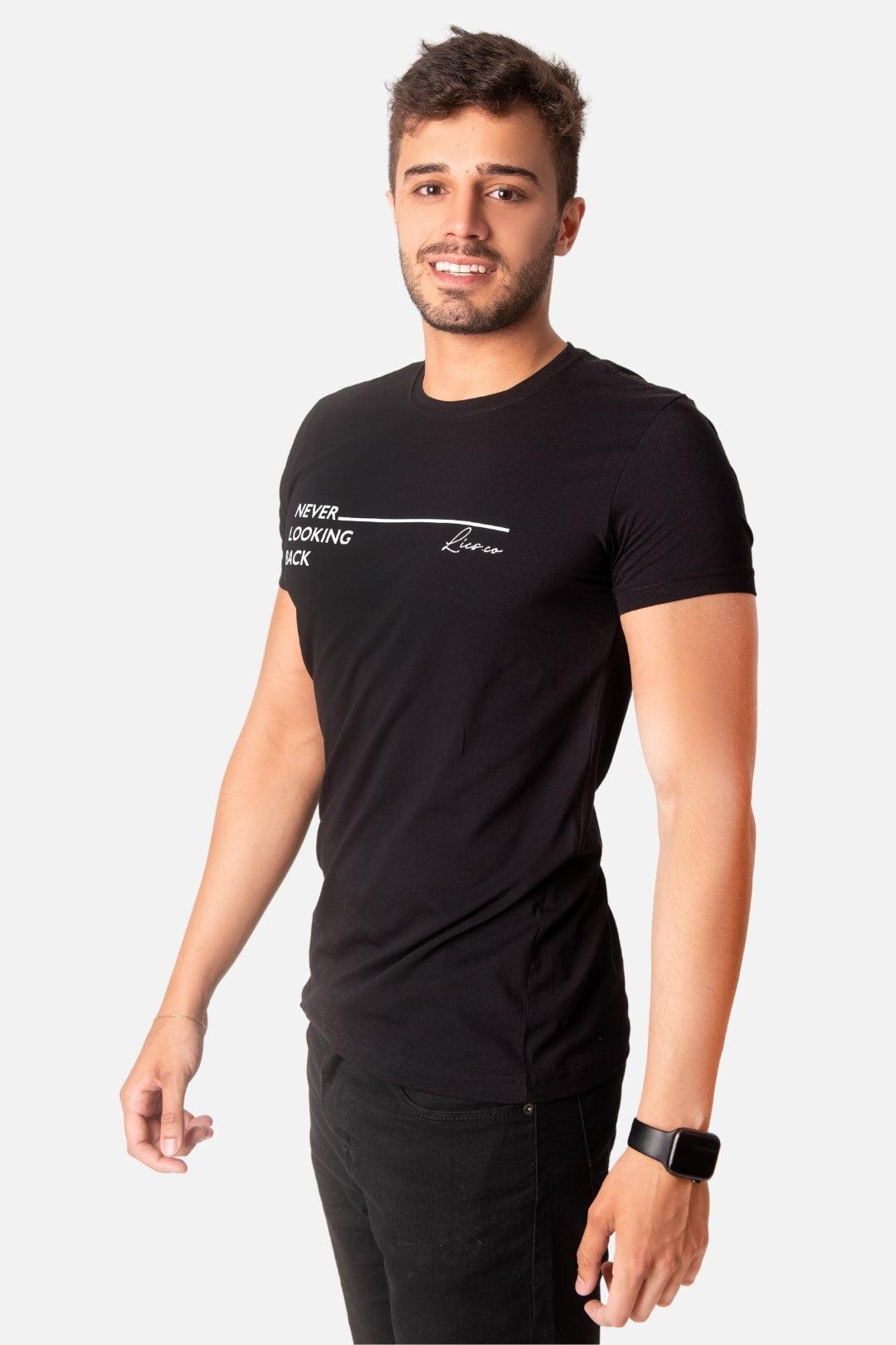 Camiseta Algodão egípcio Never Looking Back Preta - LICS.CO