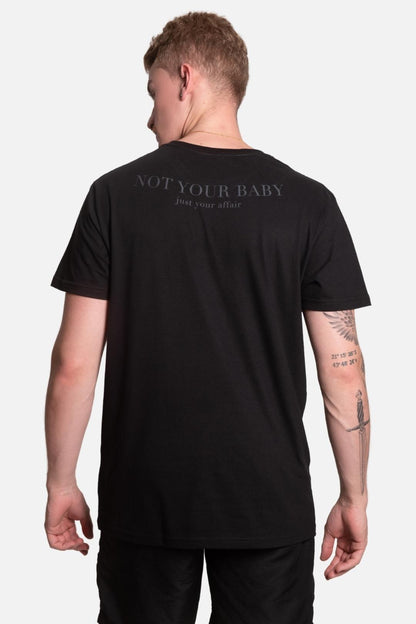Camiseta Oversized LICS Not Your Baby Preta - LICS.CO